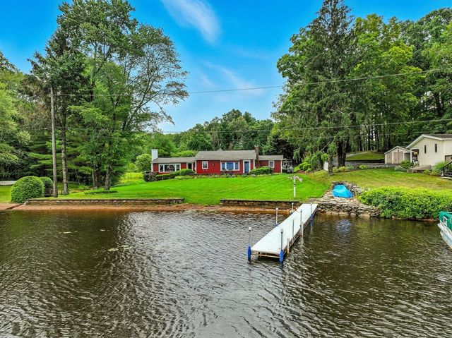17 Moorings Way, West Brookfield, MA 01585