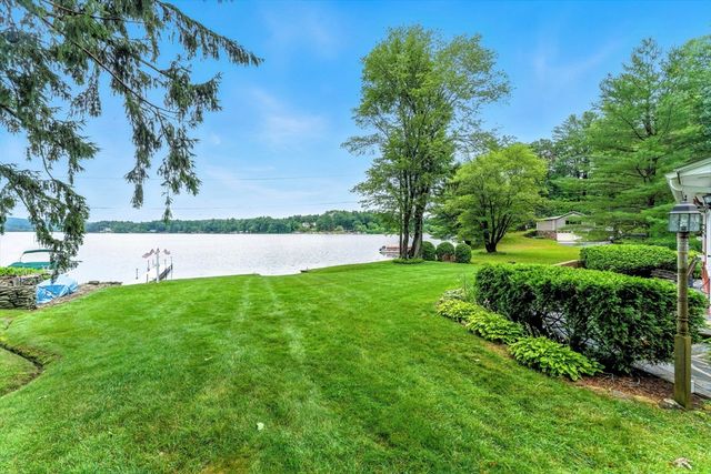 17 Moorings Way, West Brookfield, MA 01585