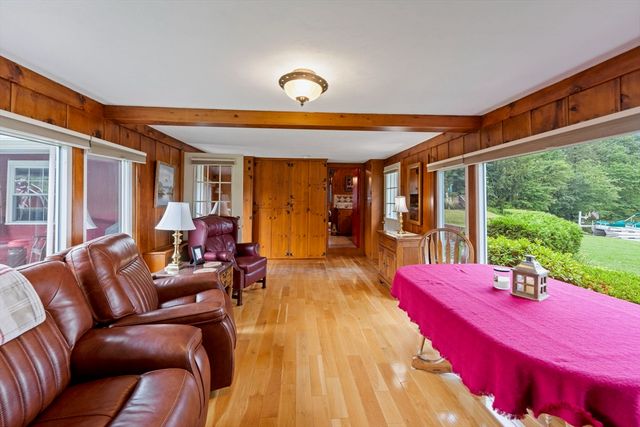 17 Moorings Way, West Brookfield, MA 01585