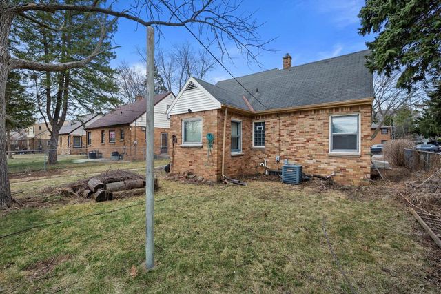 5936 N 35th STREET, Milwaukee, WI 53209