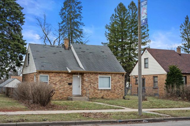 5936 N 35th STREET, Milwaukee, WI 53209