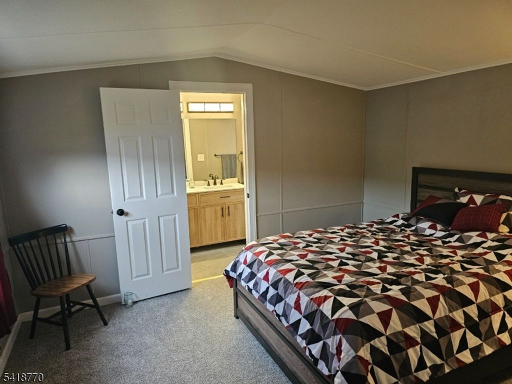 Image 9 of property listing at 10 Clover, White Twp., NJ 07823