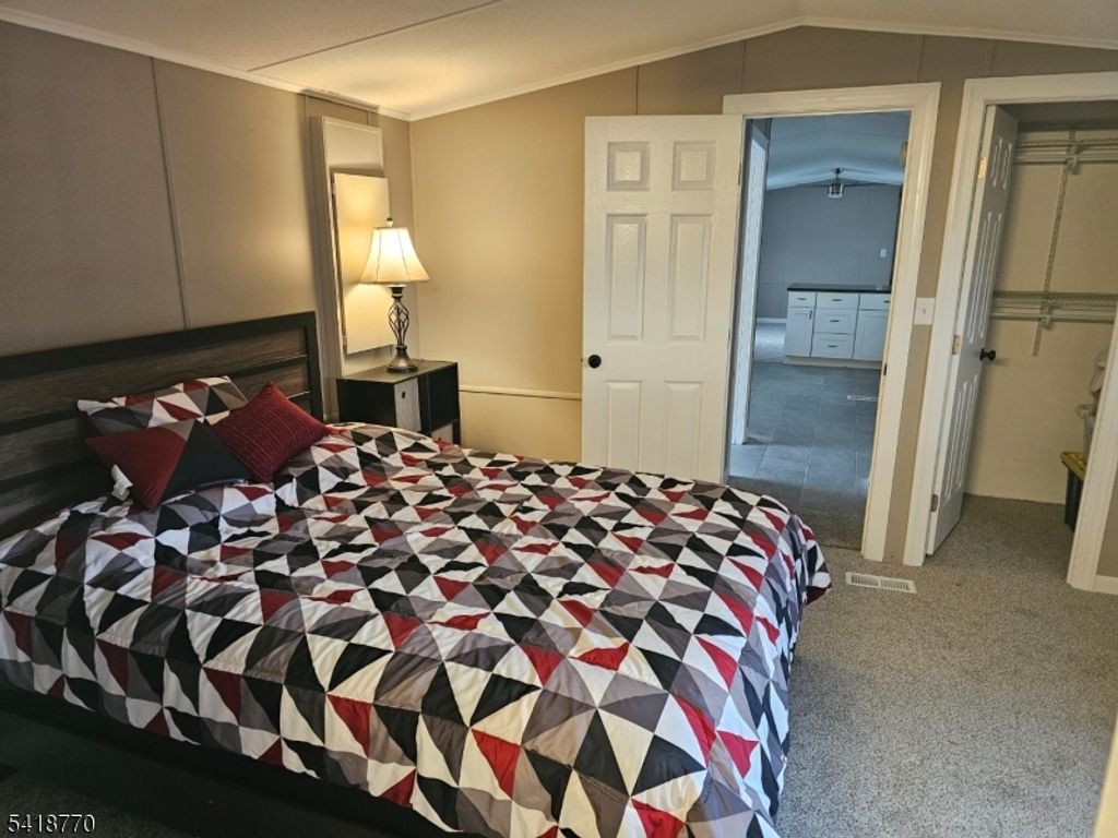 Image 10 of property listing at 10 Clover, White Twp., NJ 07823