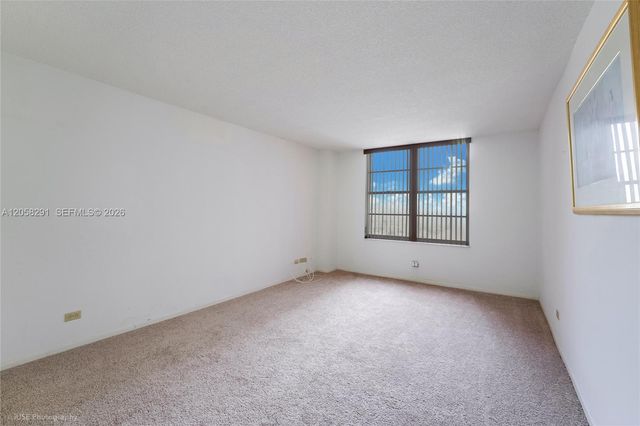 231 174th Street 617, Sunny Isles Beach, FL 33160