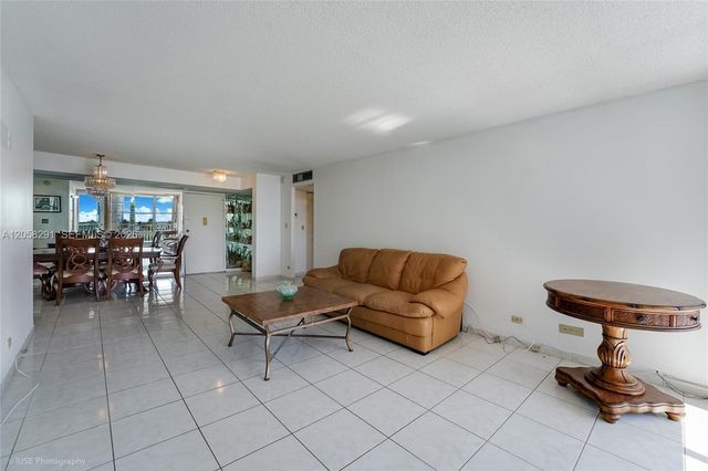 231 174th Street 617, Sunny Isles Beach, FL 33160