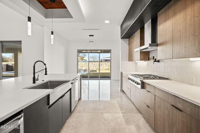 856 West Gate, El Paso, TX 79932