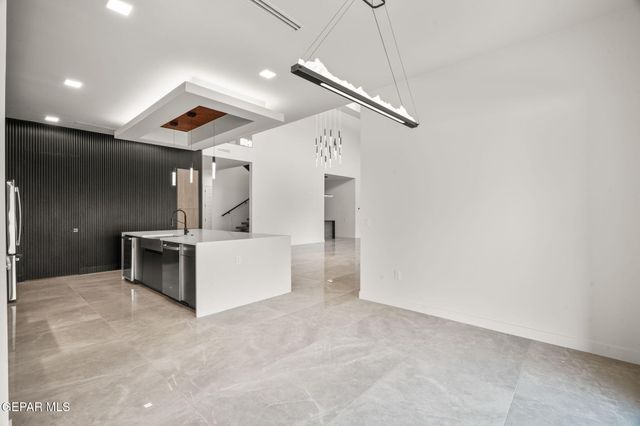 856 West Gate, El Paso, TX 79932