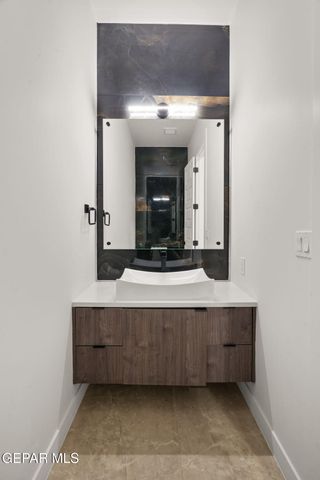 856 West Gate, El Paso, TX 79932