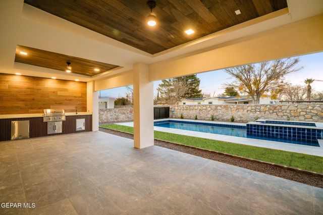 856 West Gate, El Paso, TX 79932