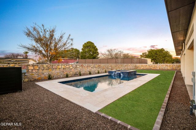 856 West Gate, El Paso, TX 79932