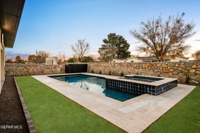 856 West Gate, El Paso, TX 79932