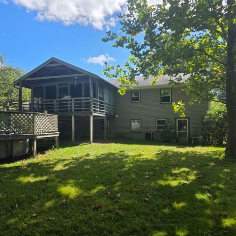 549 East Washington Street, Hanson, MA 02341