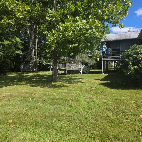 549 East Washington Street, Hanson, MA 02341