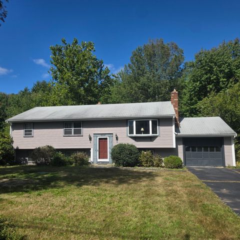 549 East Washington Street, Hanson, MA 02341