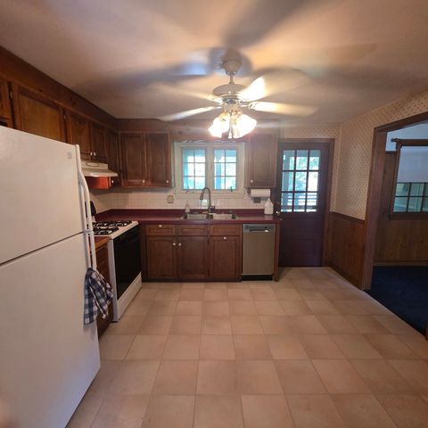 549 East Washington Street, Hanson, MA 02341
