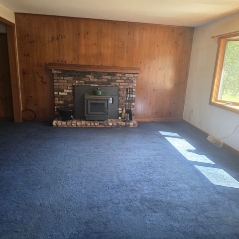 549 East Washington Street, Hanson, MA 02341