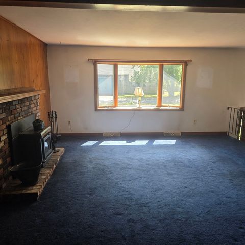 549 East Washington Street, Hanson, MA 02341