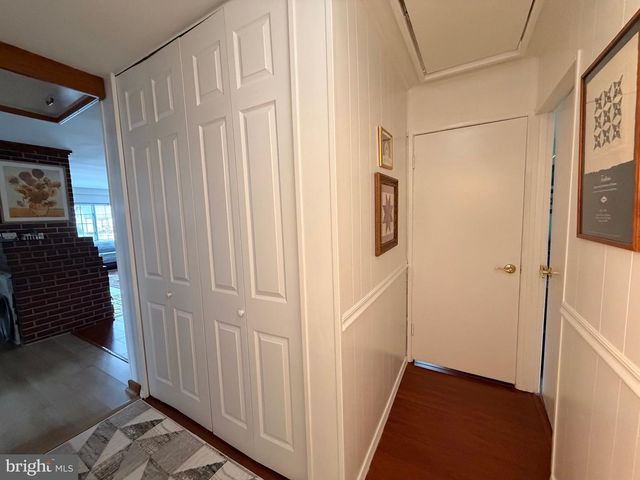 25 BALSAM RD, Levittown, PA 19057