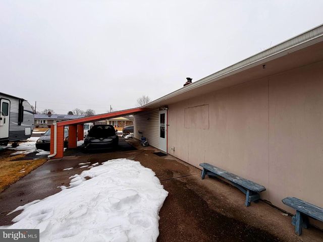 25 BALSAM RD, Levittown, PA 19057