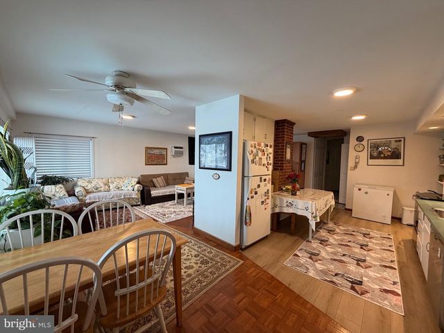 25 BALSAM RD, Levittown, PA 19057