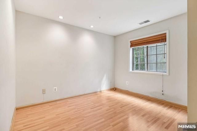 2612 Hemingway Lane, Mahwah, NJ 07430