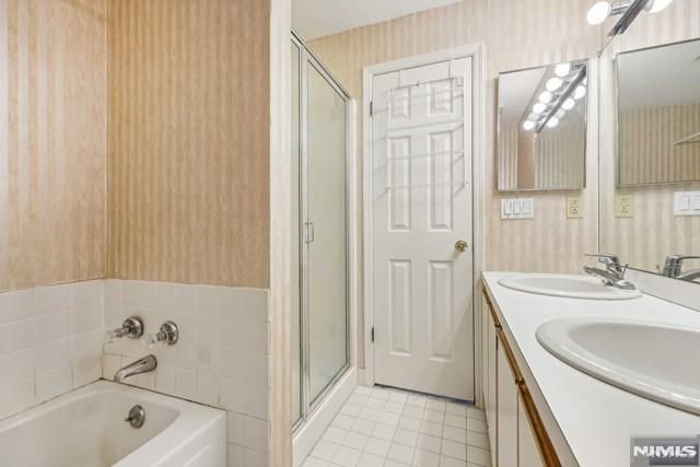 2612 Hemingway Lane, Mahwah, NJ 07430