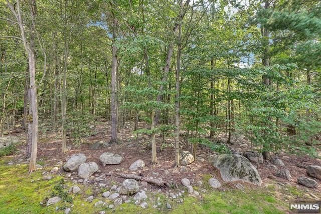 2612 Hemingway Lane, Mahwah, NJ 07430
