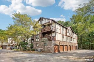 2612 Hemingway Lane, Mahwah, NJ 07430