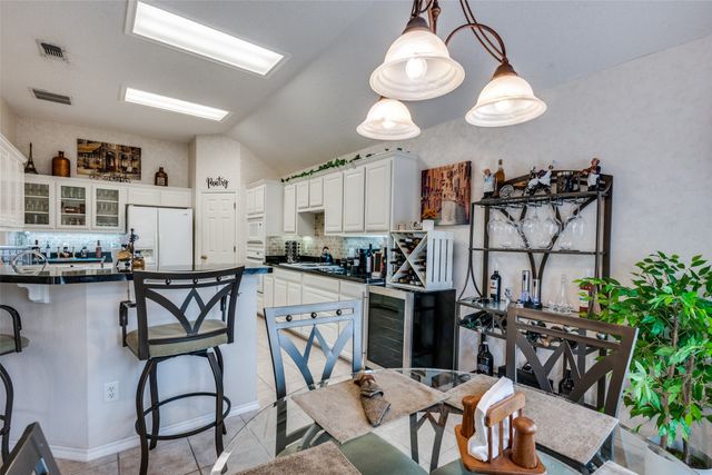 7928 Fox Chase Drive, Arlington, TX 76001