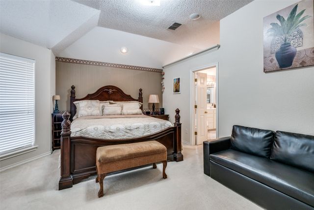 7928 Fox Chase Drive, Arlington, TX 76001