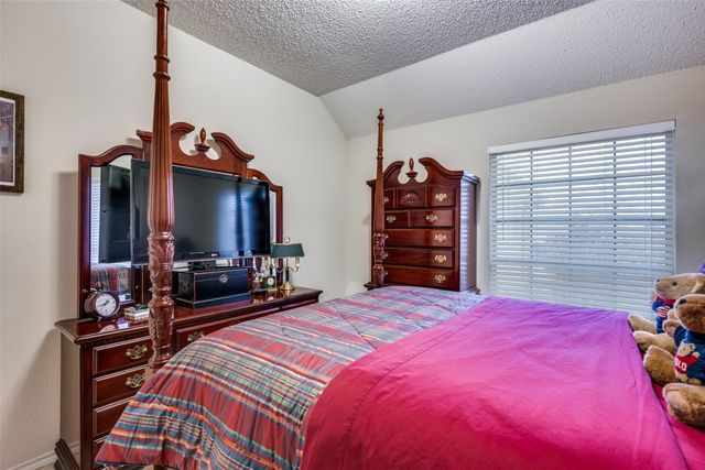 7928 Fox Chase Drive, Arlington, TX 76001