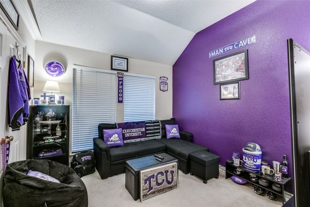 7928 Fox Chase Drive, Arlington, TX 76001