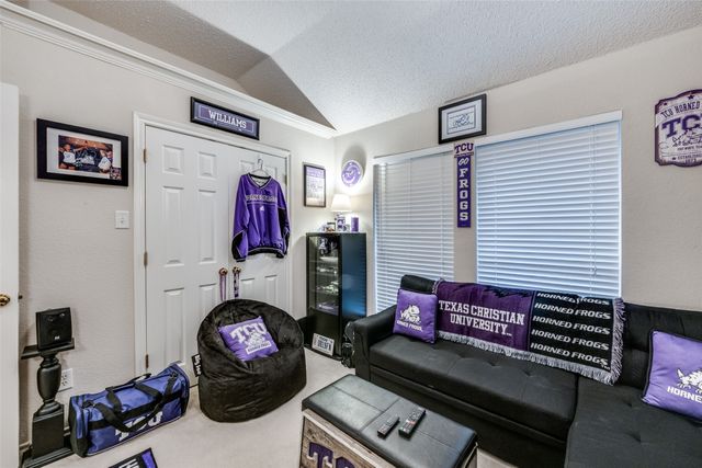 7928 Fox Chase Drive, Arlington, TX 76001