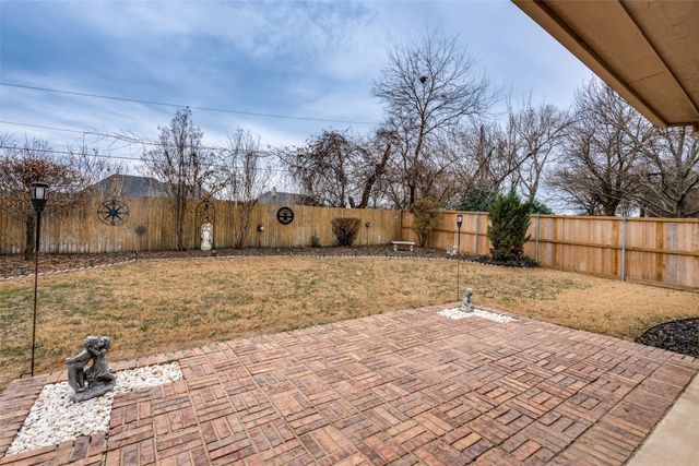 7928 Fox Chase Drive, Arlington, TX 76001