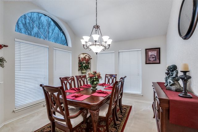 7928 Fox Chase Drive, Arlington, TX 76001