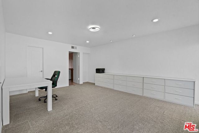 5255 Coldwater Canyon Avenue B, Sherman Oaks, CA 91401