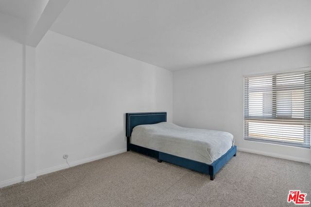 5255 Coldwater Canyon Avenue B, Sherman Oaks, CA 91401