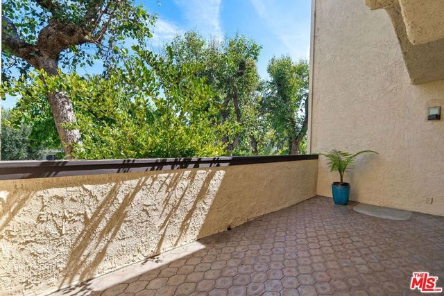 5255 Coldwater Canyon Avenue B, Sherman Oaks, CA 91401