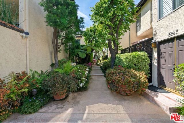 5255 Coldwater Canyon Avenue B, Sherman Oaks, CA 91401