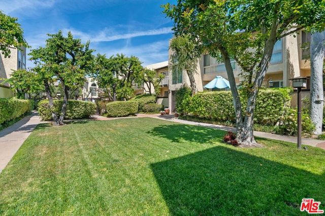 5255 Coldwater Canyon Avenue B, Sherman Oaks, CA 91401