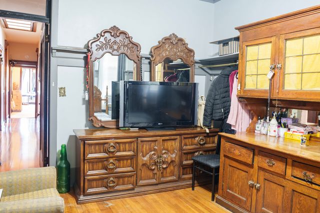 6418 S Drexel Avenue, Chicago, IL 60637