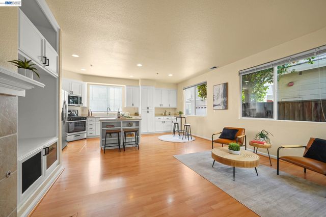 7318 Carter Ave, Newark, CA 94560