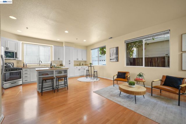 7318 Carter Ave, Newark, CA 94560