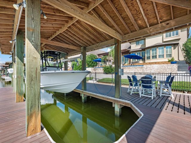 538 Amalfi Drive, Kemah, TX 77565