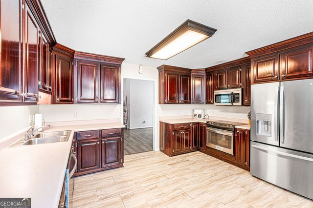 111 Grove Lane, Kathleen, GA 31047