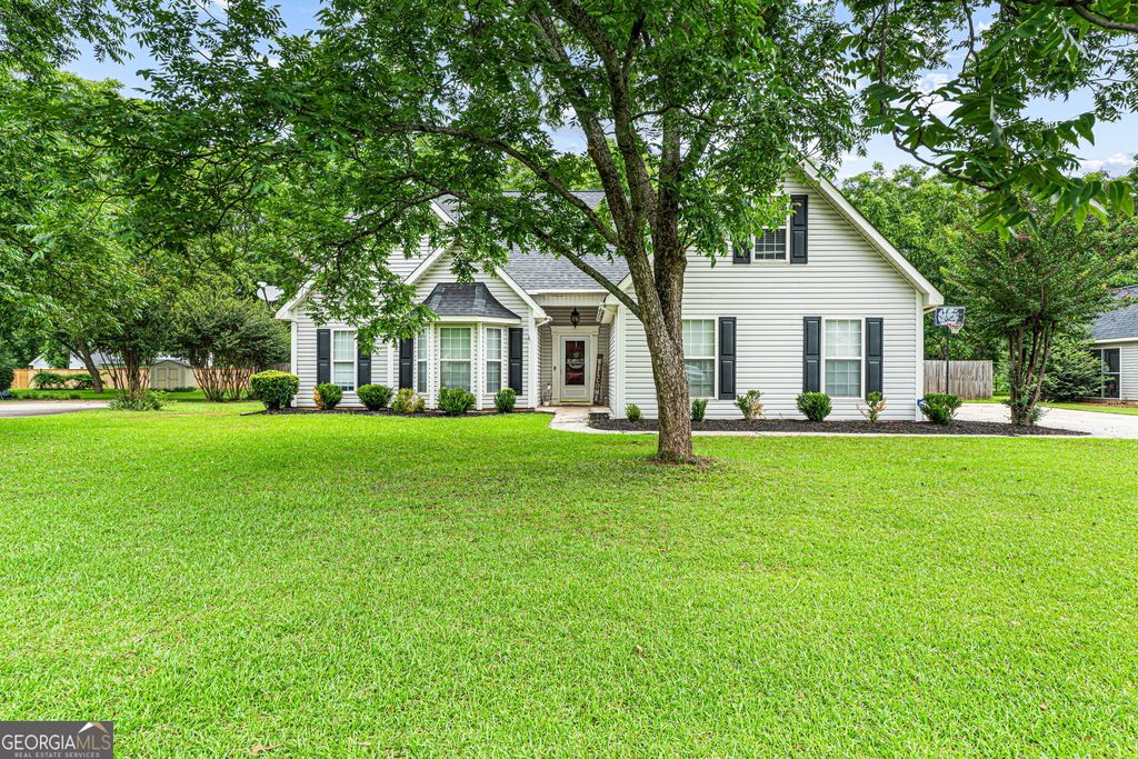 111 Grove Lane, Kathleen, GA 31047