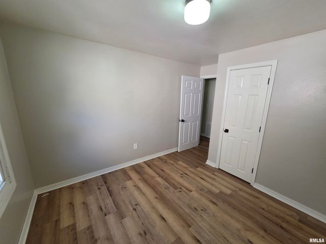 120 W FOREST Avenue, East Peoria, IL 61611