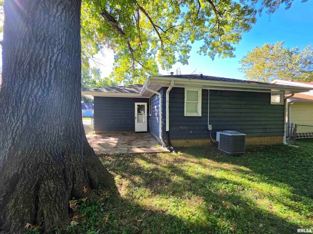 120 W FOREST Avenue, East Peoria, IL 61611