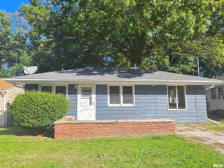 120 W FOREST Avenue, East Peoria, IL 61611