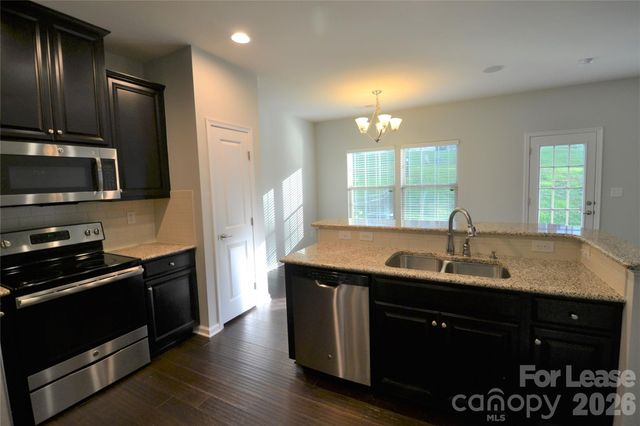 1606 Fleetwood Drive, Charlotte, NC 28208